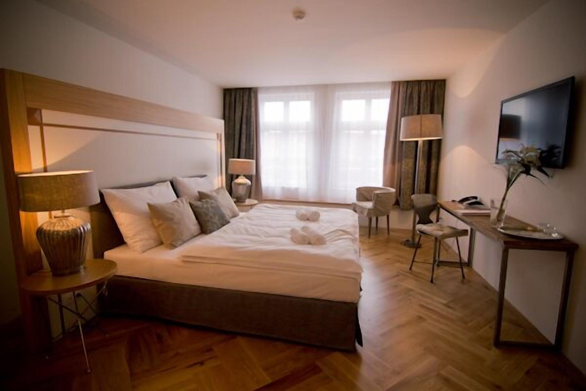 Jungmann Hotel Prague Exterior photo